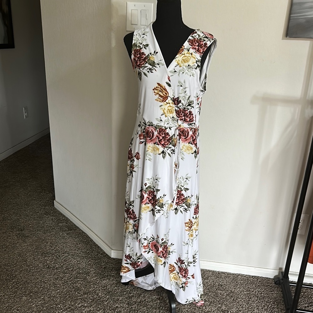 Floral Sleeveless Maxi Dress